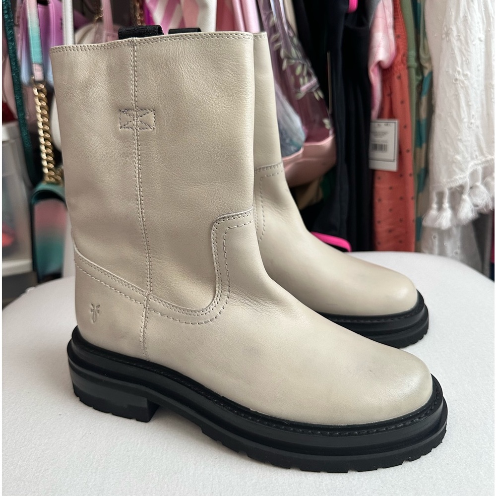 FRYE Short Pull-On Moto Boot - White Size 6